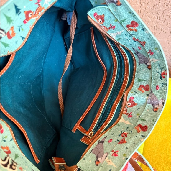 HOLDING - Picture 6 of 7